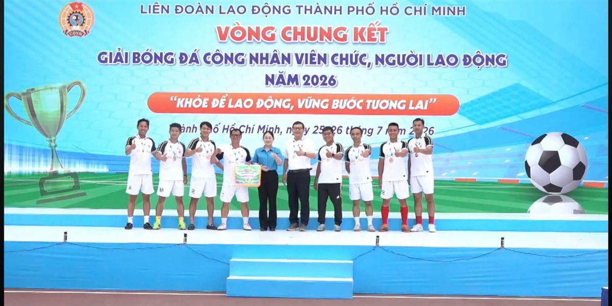 ĐỘI BÓNG ĐÁ NAM CÔNG ĐOÀN TRƯỜNG ĐẠI HỌC VĂN LANG ĐẠT  HẠNG BA CHUNG CUỘC GIẢI BÓNG ĐÁ CNVC - NLĐ TP.HCM NĂM 2026