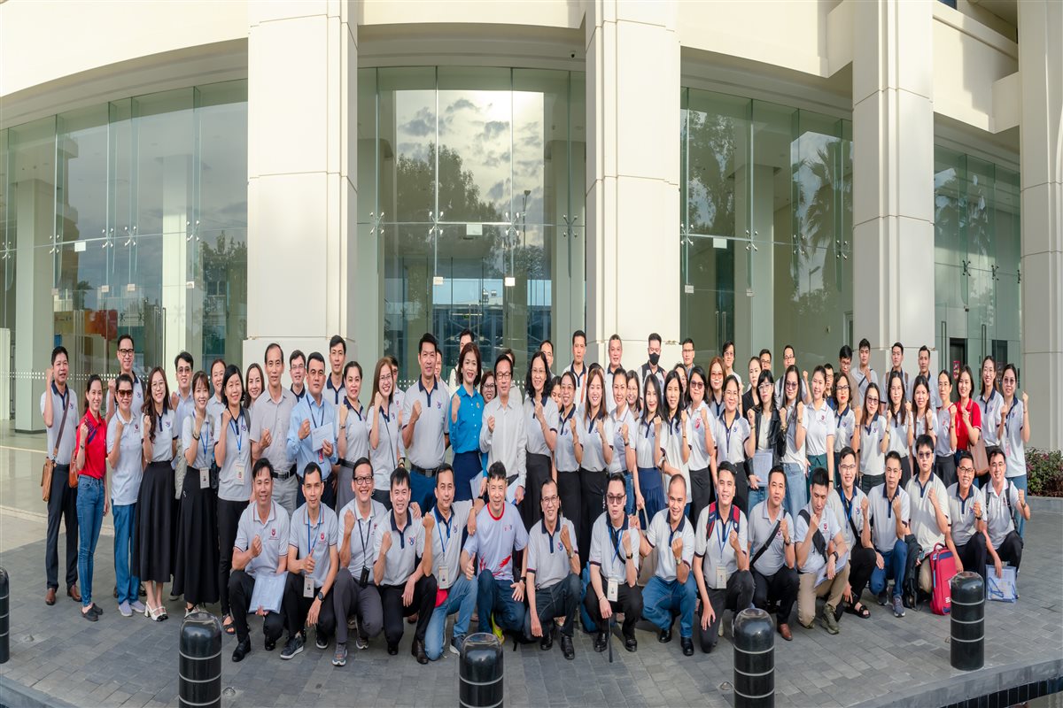 CÔNG ĐOÀN TRƯỜNG ĐH VĂN LANG ĐỒNG HÀNH CÙNG THẦY CÔ ĐOÀN KIỂM TRA CÔNG TÁC COI THI TRONG KỲ THI TỐT NGHIỆP THPT QUỐC GIA
