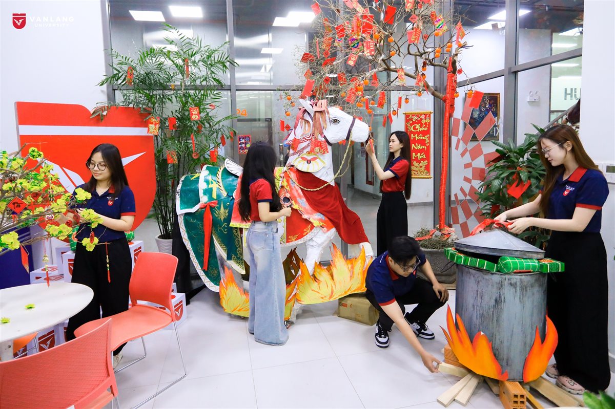 RỘN RÀNG NIỀM VUI TRONG HỘI THI TRANG TRÍ TẾT 2026 